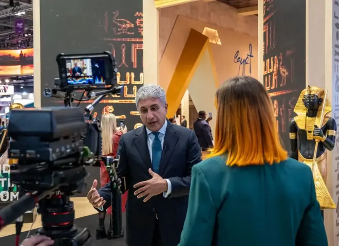 وزير السياحة والآثار يعقد سلسلة من اللقاءات مع ممثلي كبرى وسائل الإعلام الدولية والعربية والبريطانية