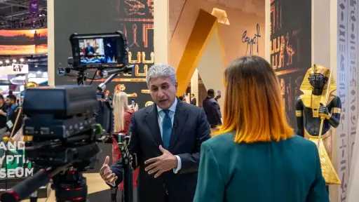 وزير السياحة والآثار يعقد سلسلة من اللقاءات مع ممثلي كبرى وسائل الإعلام الدولية والعربية والبريطانية