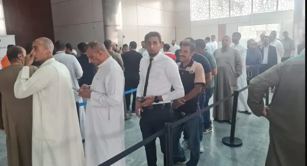 سفير مصر بالمملكة السعودية : اقبال كثيف علي لجان الاقتراع بثاني ايام الانتخابات ولم نرصد شكاوي