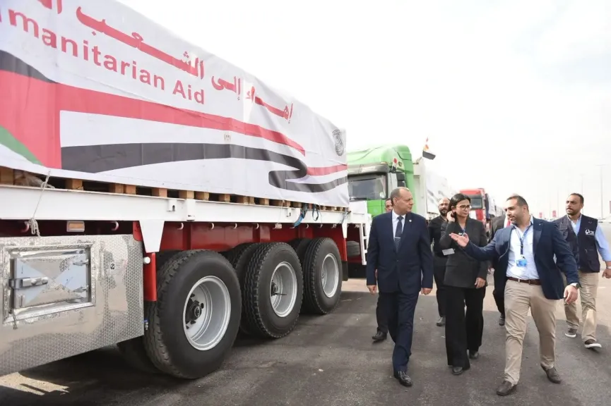 التموين تطلق القافلة الـ 14 من المساعدات الإغاثية العاجلة إلى غزة