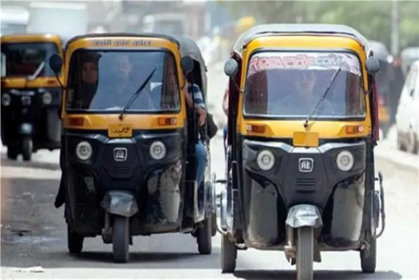 بعد قرار المحافظ.. مصادرة 28 توك توك لسيرها في الشوارع الرئيسية بالقاهرة