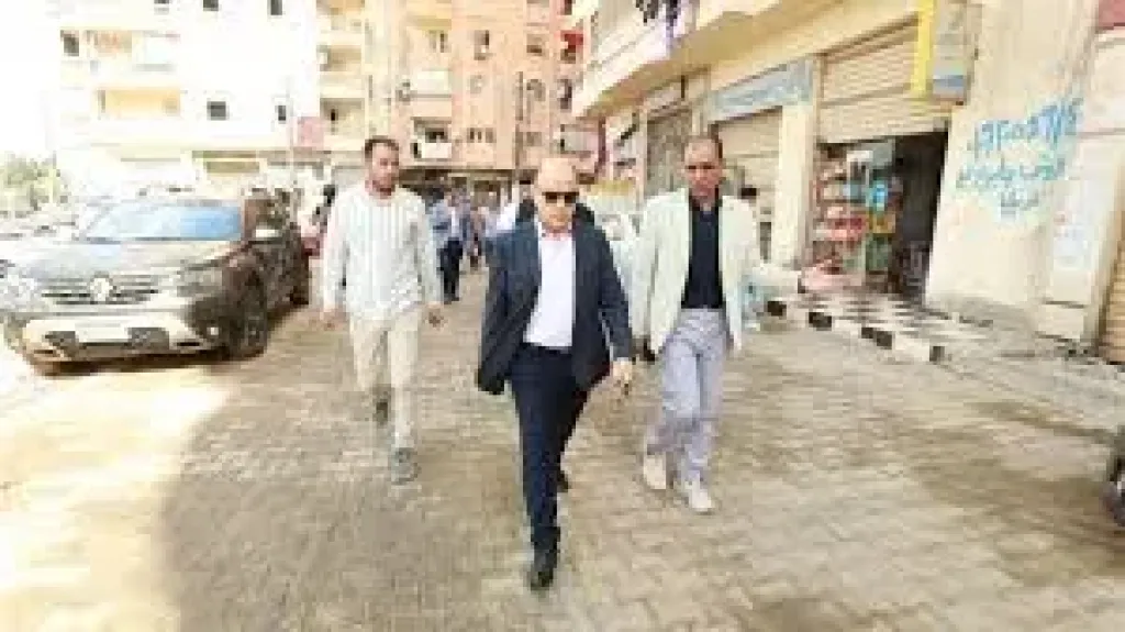 محافظ كفرالشيخ يتابع أعمال تركيب الإنترلوك بـ27 شارعا