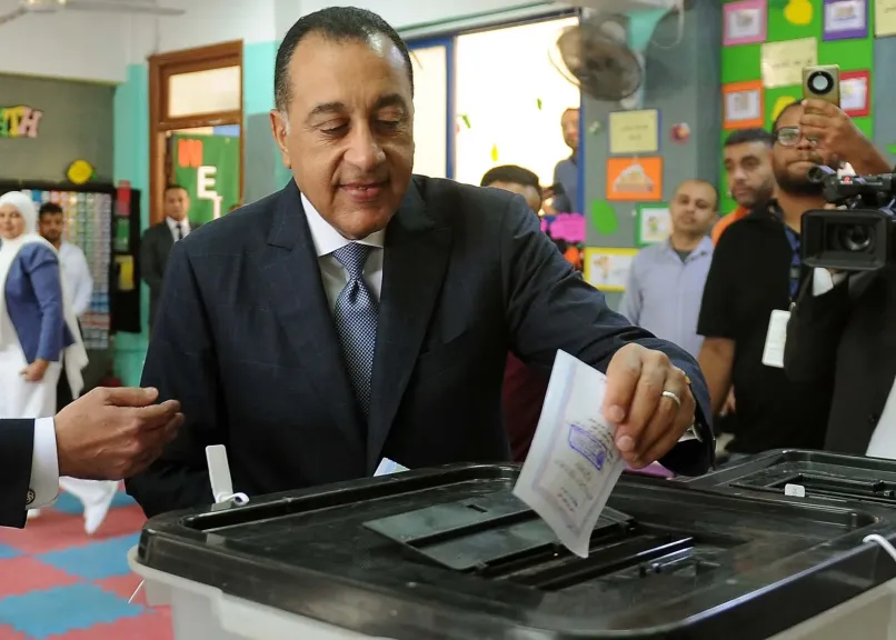 رئيس الوزراء يُدلي بصوته في انتخابات مجلس النواب 2025 بالشيخ زايد