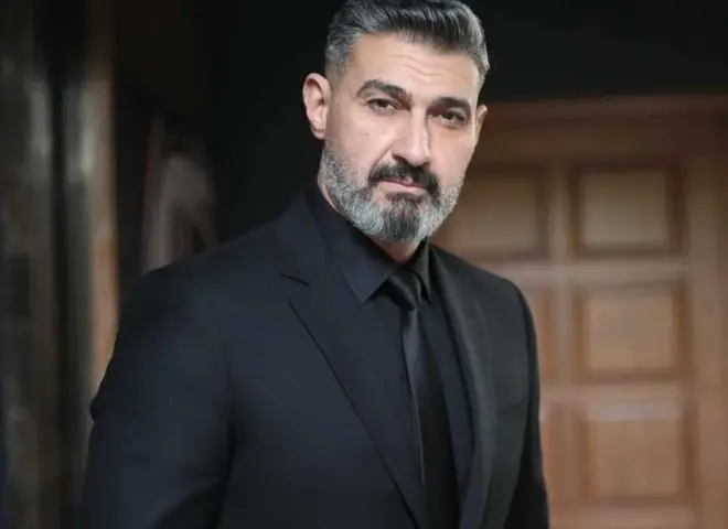 ”المعلومة خاطئة حقكم عليا” .. ياسر جلال يعتذر عن كلمته في مهرجان وهران الدولي