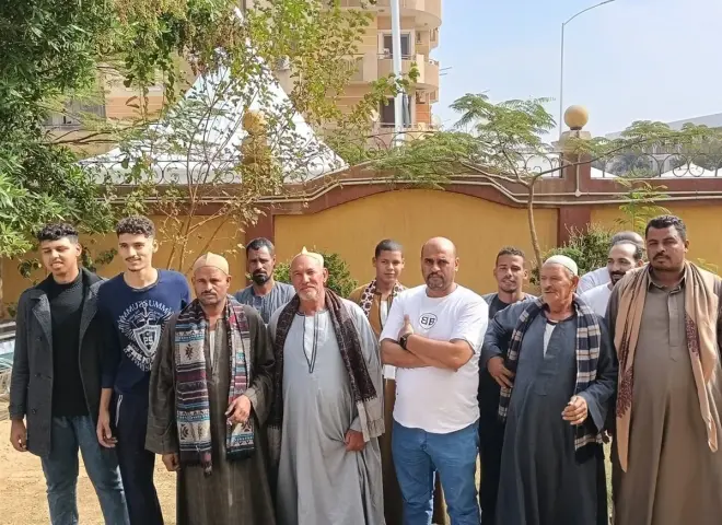 حضور مميز بالزي الصعيدي في لجنة المدرسة اليابانية بالشيخ زايد خلال انتخابات مجلس النواب 2025