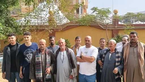 حضور مميز بالزي الصعيدي في لجنة المدرسة اليابانية بالشيخ زايد خلال انتخابات مجلس النواب 2025