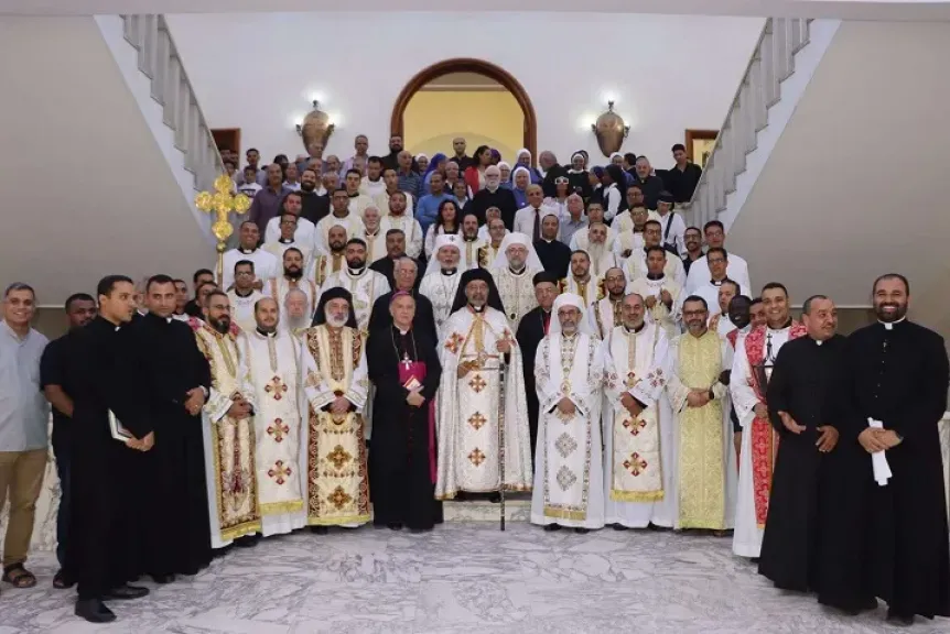 البطريرك الأنبا إبراهيم إسحق يحتفل بعيد شفيع الكلية الإكليريكية بالمعادي.. ويسيم شمامسة جدد