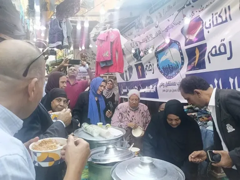 انتخابات مجلس النواب 2025.. توزيع الشعرية والبليلة على الناخبين بحارة باب سدرة في الإسكندرية