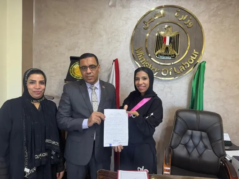 العمل تستجيب لفتاة من ذوي الهمم بالمنصورة وتوفر لها فرصة عمل مناسبة