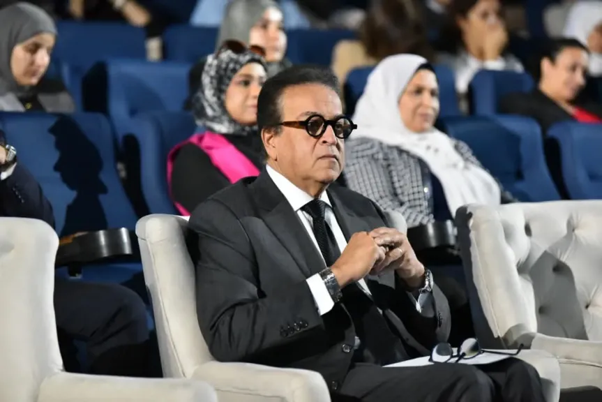 نائب رئيس مجلس الوزراء وزير الصحة يشهد جلسة حوارية بعنوان «تمكين الأفراد: أجندة التنمية البشرية»