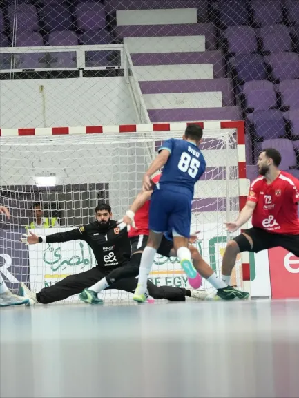 يد الاهلي تهزم سموحه وتتوج بالسوبر في الامارات