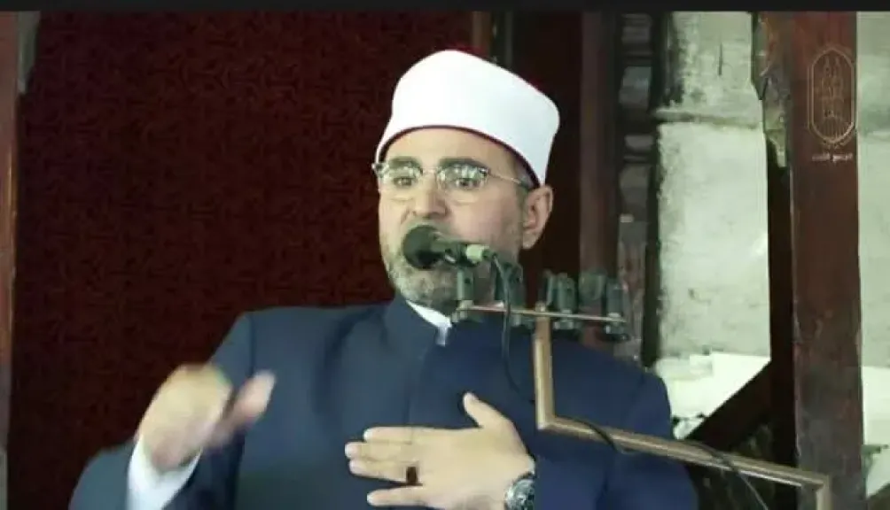 مدير الأزهر يحذر الشباب من إدمان الشاشات ويشدد على الالتزام بالعمل لخدمة المجتمع