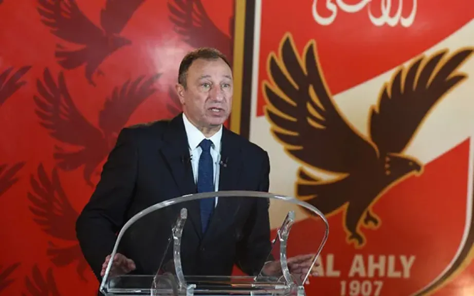 الخطيب يهنئ فريق اليد بعد التتويج بالسوبر المصري