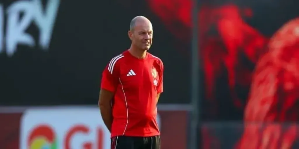 توروب يصل القاهرة خلال ساعات بعد انتهاء إجازة الأهلي