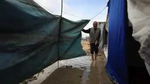 الأمطار الغزيرة تفاقم معاناة سكان في قطاع غزة