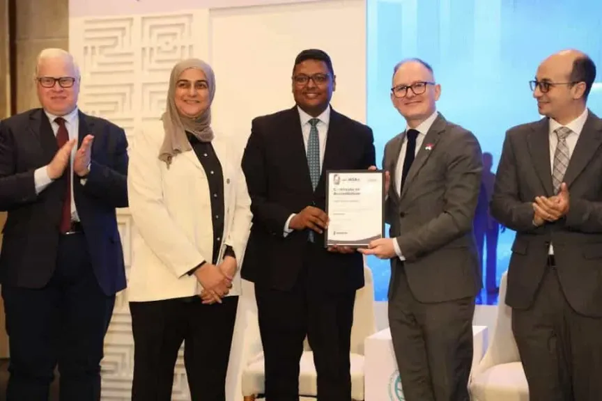 محافظ البحر الأحمر: سنستمر في دعم المستشفيات الحكومية وتوفير الإمكانات والتدريب للفرق الطبية