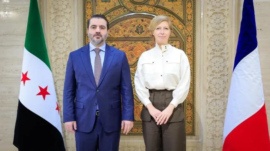 وزير الخارجية السوري ومستشارة ماكرون يبحثان سبل تعزيز العلاقات