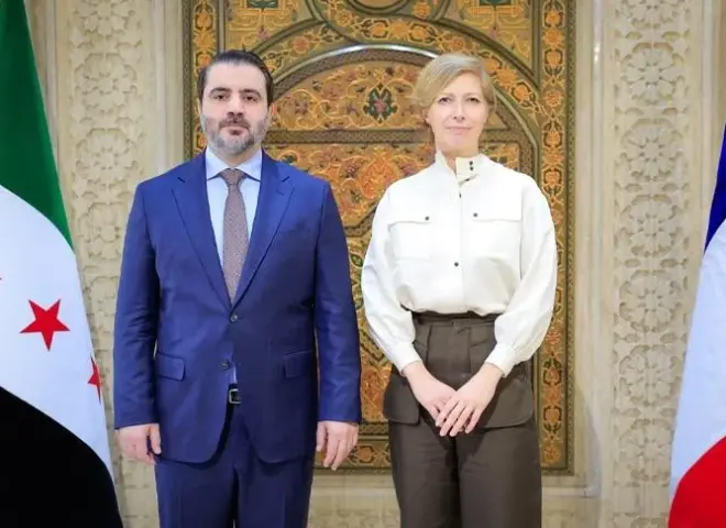 وزير الخارجية السوري ومستشارة ماكرون يبحثان سبل تعزيز العلاقات
