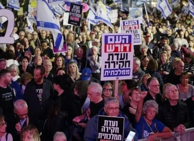 آلاف الإسرائيليين يتظاهرون مطالبين بلجنة تحقيق في أحداث 7 أكتوبر