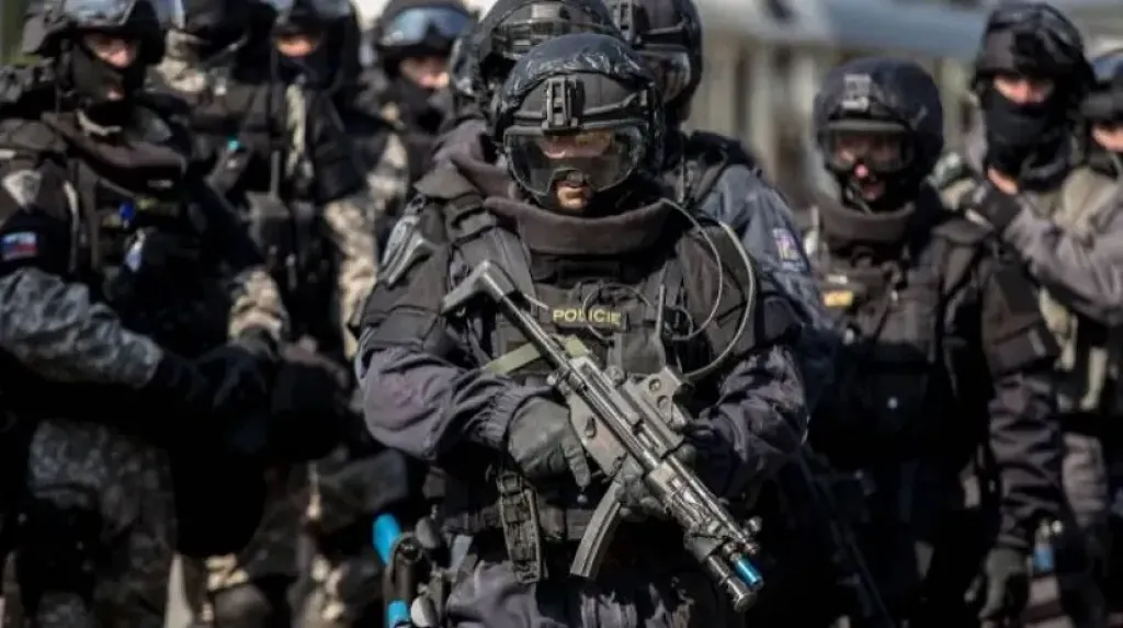 فتح تحقيق جنائي بعد مقتل صياد على يد زميله في التشيك