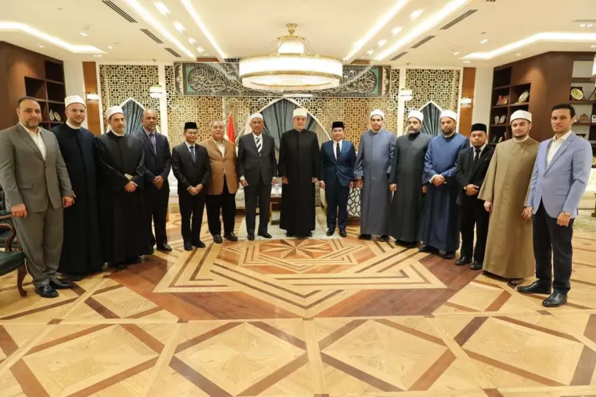 المفتي يبحث مع أمين عام رابطة الجامعات الإسلامية مجالات التعاون العلمي والأكاديمي المشترك