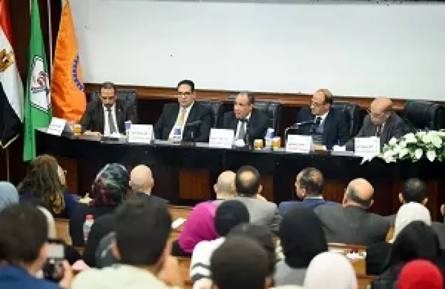 وزير الخارجية يؤكد ثبات الموقف المصري في دعم القضية الفلسطينية خلال لقائه بطلاب العلوم السياسية