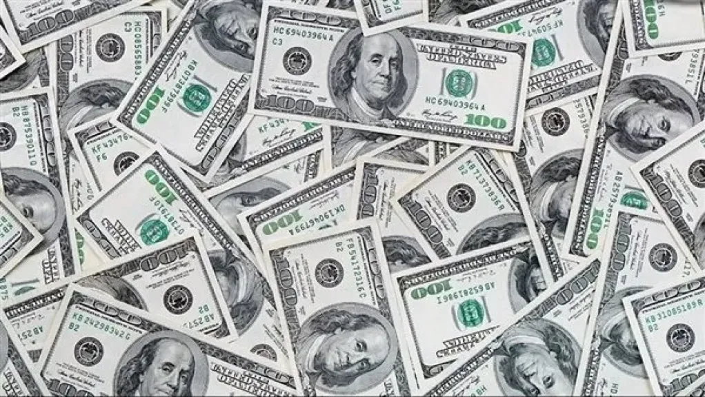 سعر الدولار يسجل تراجعًا كبيرًا وينخفض إلى ما دون الـ47 جنيهًا