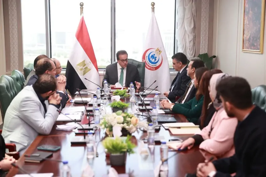 وزير الصحة يعقد اجتماعًا موسعًا لمتابعة تقييم التكنولوجيا الصحية بالتعاون مع المعهد البريطاني