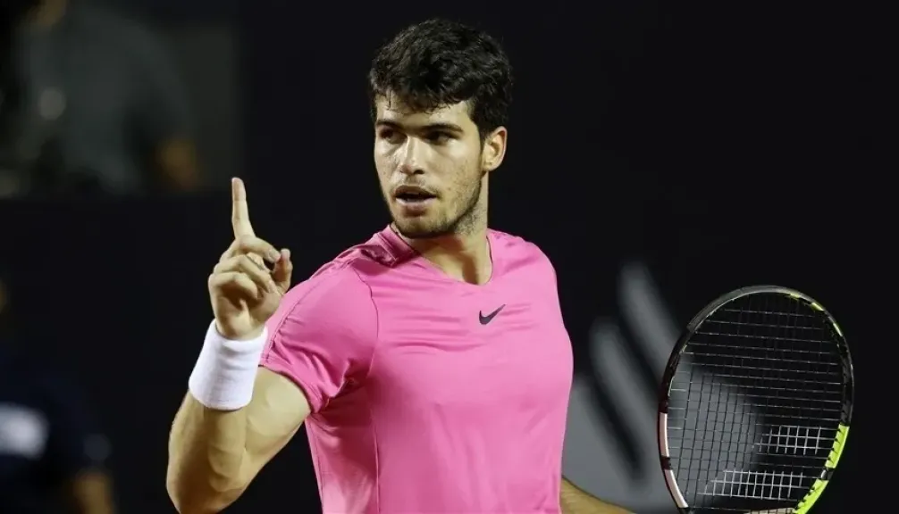 ألكاراز ينسحب من كأس ديفيز للتنس بسبب الإصابة