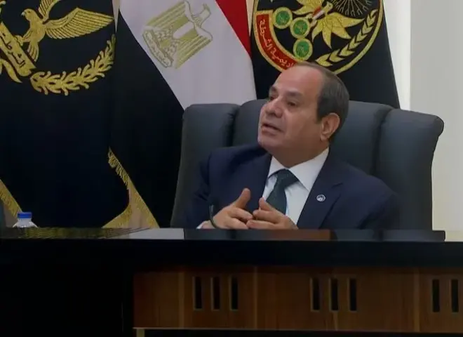 الرئيس السيسي: لن نتجاوز مرحلة الفقر والديون غير بأننا نقاسي ونقسى على نفسنا