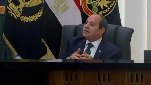 الرئيس السيسي: لن نتجاوز مرحلة الفقر والديون غير بأننا نقاسي ونقسى على نفسنا