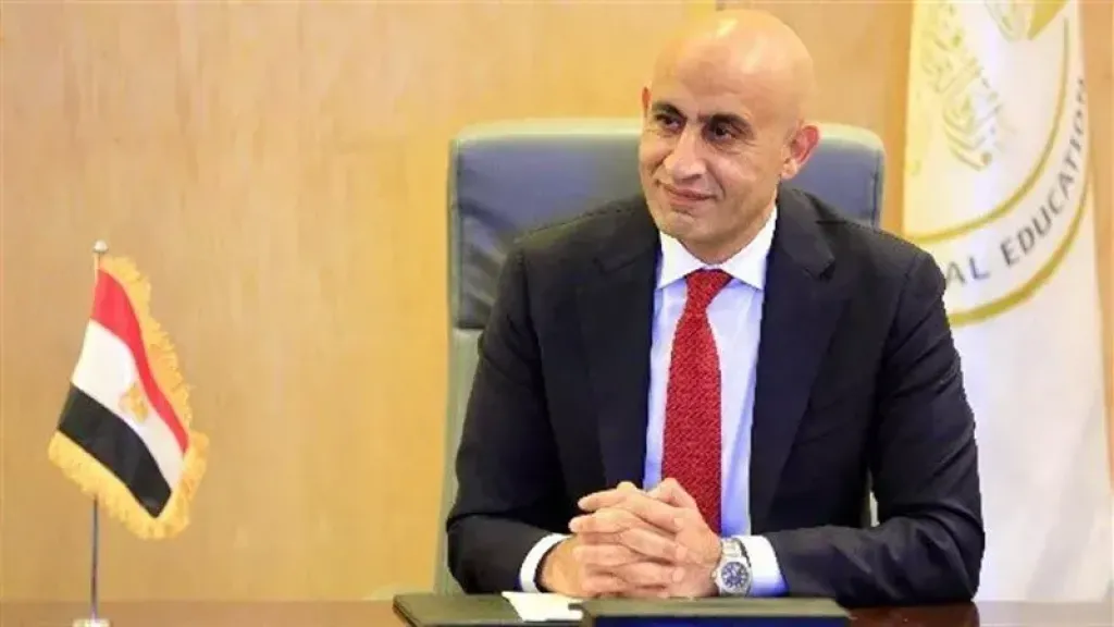 وزير التعليم يوجه بتفعيل مجموعات التقوية داخل المدارس.. ويؤكد: نريد خريجًا يجيد البرمجة والذكاء الاصطناعي