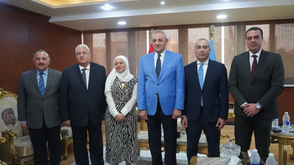 محافظ الغربية يلتقي الرئيس التنفيذي للبنك الزراعي المصري لتعزيز الشراكات