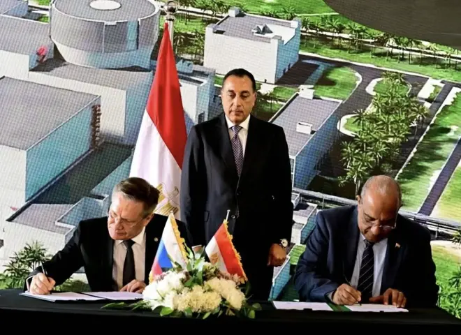 رئيس الوزراء يشهد توقيع أمر شراء الوقود النووي لمحطة الضبعة النووية