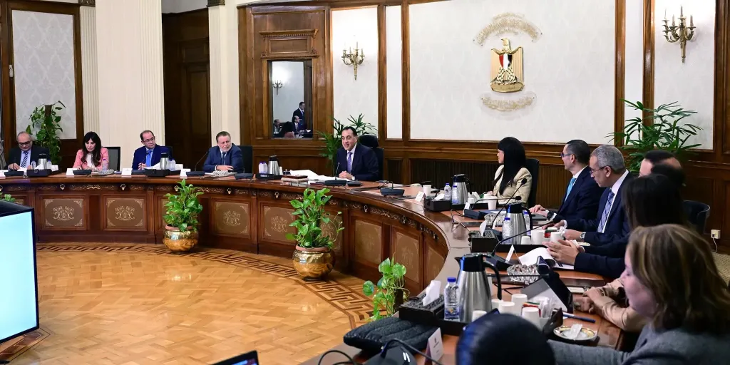 رئيس الوزراء يترأس اجتماع المجموعة الوزارية الاقتصادية