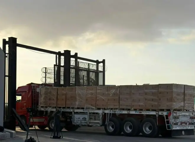 240 شاحنة مساعدات لإغاثة غزة تغادر معبر رفح البري