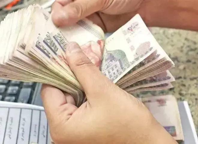 صرف 1500 جنيه للعمالة غير المنتظمة بمناسبة اعياد الميلاد .. بالبطاقة تعرف علي اماكن الصرف