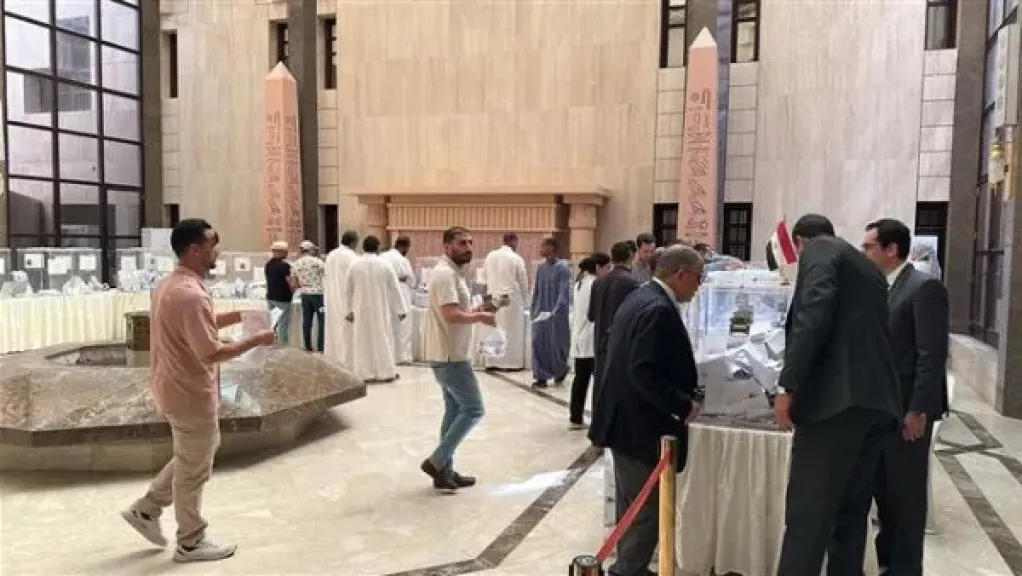 سفير مصر لدى سلطنة عمان: نشيد بحرص الجالية المصرية على المشاركة بالاستحقاقات الانتخابية