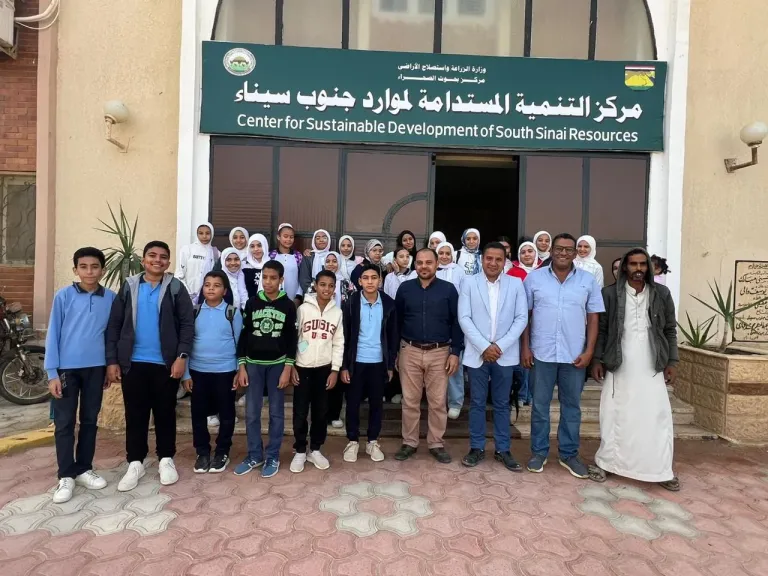 بحوث الصحراء يستقبل وفودا طلابية تطبيقية في البيئات الصحراوية بمحطة جنوب سيناء