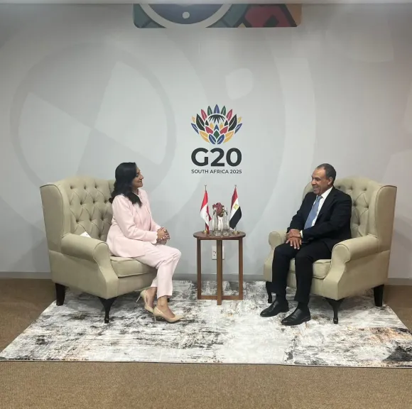 وزير الخارجية يلتقي وزيرة خارجية كندا على هامش قمة مجموعة العشرين بجوهانسبرج