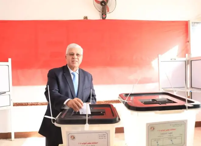 وزير التعليم العالي يُدلي بصوته في انتخابات مجلس النواب 2025 بمدرسة سيزا نبراوي