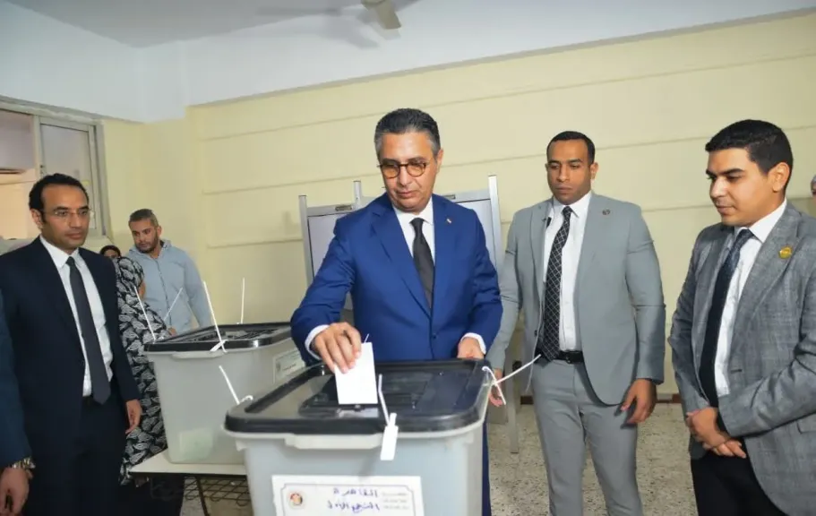 وزير التموين والتجارة الداخلية يدلي بصوته في انتخابات مجلس النواب 2025