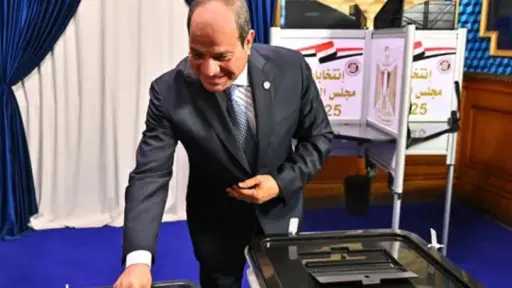 الرئيس السيسي يدلي بصوته بالمرحلة الثانية لانتخابات النواب 2025