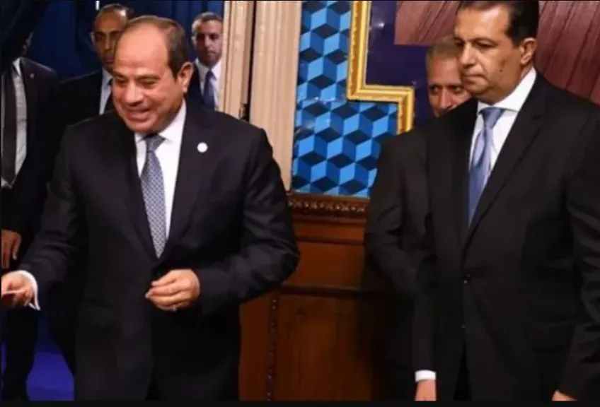 الرئيس عبدالفتاح السيسي يدلي بصوتة في انتخابات مجلس النواب بالمرحلة الثانية بمدرسة الشهيد مصطفي يسري بمصر الجديدة