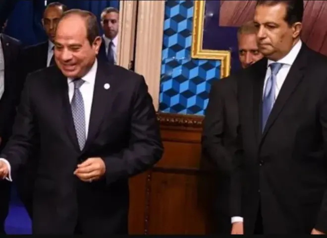 الرئيس عبدالفتاح السيسي يدلي بصوتة في انتخابات مجلس النواب بالمرحلة الثانية بمدرسة الشهيد مصطفي يسري بمصر الجديدة