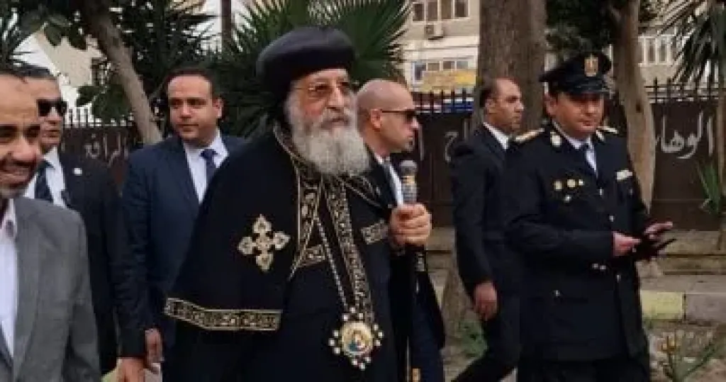 البابا تواضروس يدلي بصوتة في انتخابات مجلس النواب بمدرسة الشهيد امتياز كامل بالعباسية