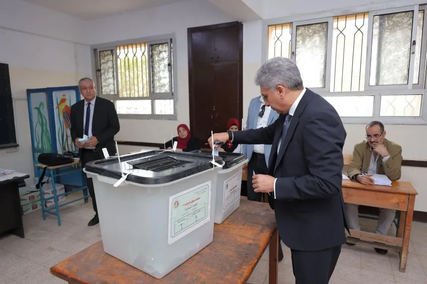 وزير السياحة والآثار يُدلي بصوته في انتخابات مجلس النواب 2025