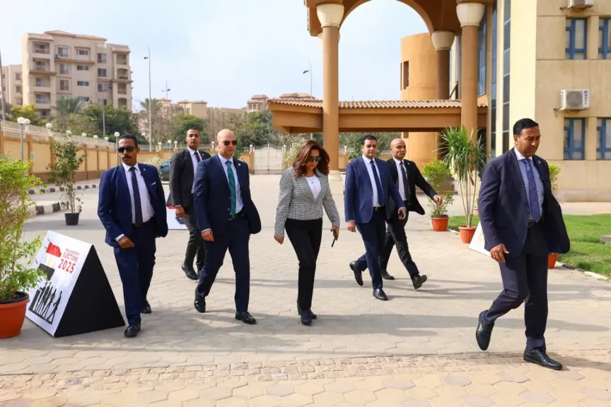 وزيرة التنمية المحلية والقائم بأعمال وزير البيئة تدلي بصوتها في انتخابات مجلس النواب 2025
