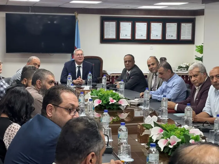 وزير البترول يجري زيارة مفاجئة لمقر شركة بتروجلف مصر