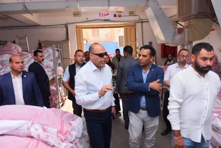 تحرير محاضر ضد 19 مصنعًا بالسويس لعدم تطبيق الحد الأدنى للأجور